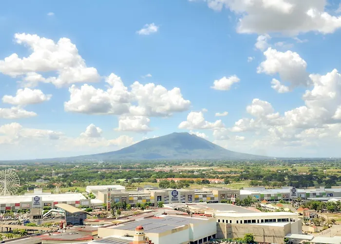 Mt Arayat View Staycation Condo At Azure North Pampanga